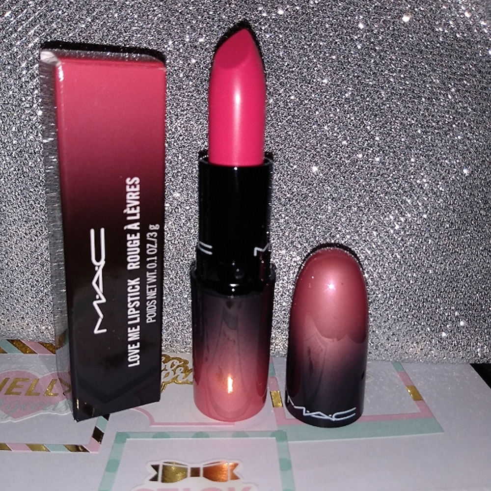 MAC LOVE ME LIPSTICK